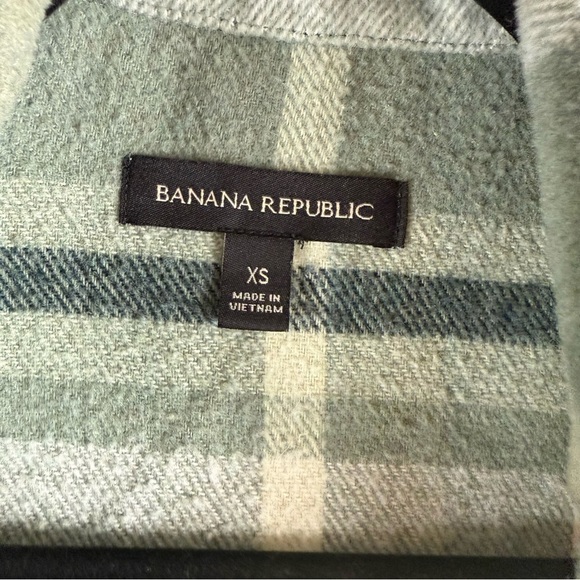 Banana Republic Women's Plaid Flannel Shirt Jacket, Black/Green/Brow - Picture 9 of 15